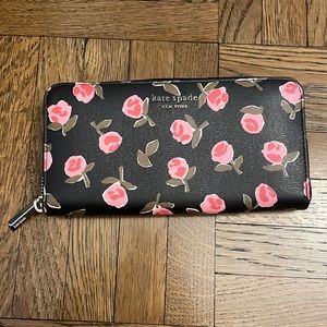 Kate Spade Spencer Ditsy Rose Zip-Around Wallet. Brand New with Tags!